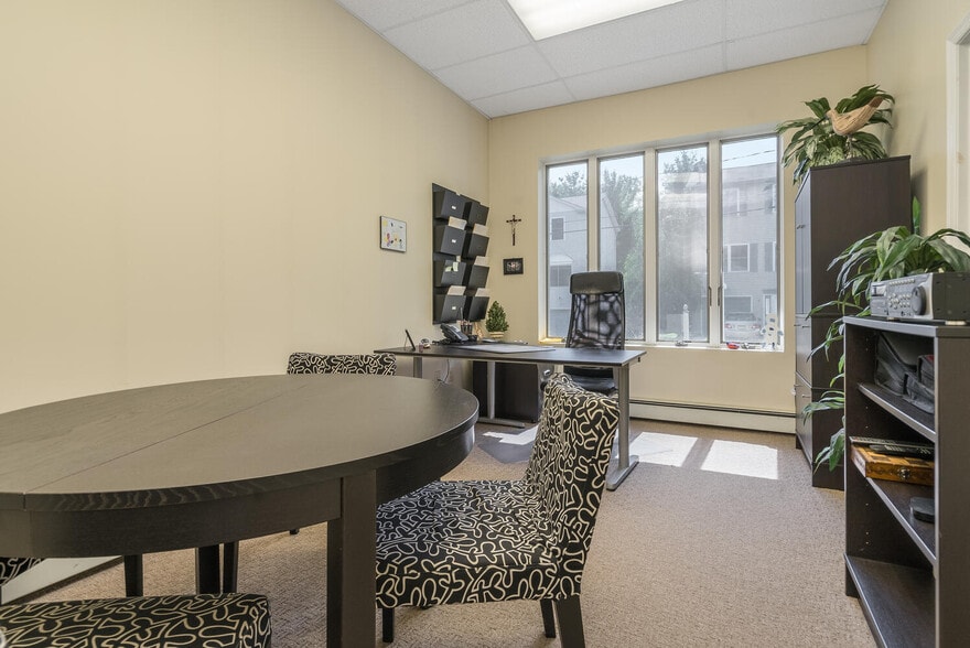 More Photos Of 23 Pawnee Ave, Rockaway Office For Sale