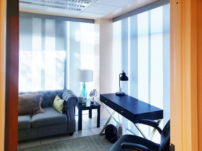 More Photos Of 49-02 Queens Blvd. @ 49 Street and Queens Blvd., Woodside Office For Lease