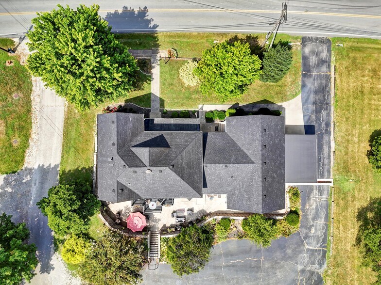 More Photos Of 110 Holy Cross Rd, Loretto Hospitality For Sale