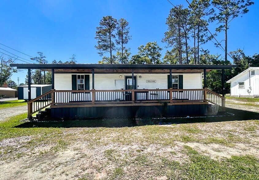 More Photos Of 1719C S Waukesha St, Bonifay Specialty For Sale
