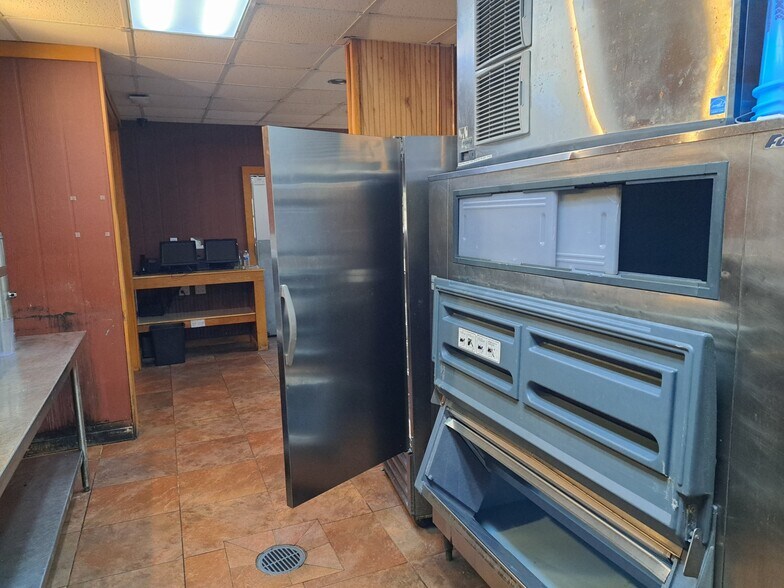 More Photos Of 3120 S US Highway 1, Fort Pierce Restaurant For Lease