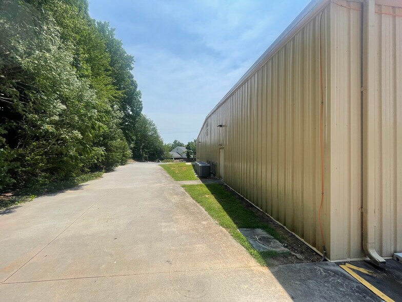 More Photos Of 1054 Nc Highway 86 N, Yanceyville Freestanding For Sale