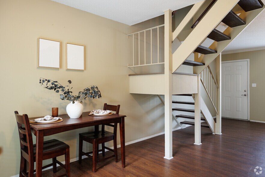 More Photos Of 800 E Grand Ave, Carbondale Apartments For Sale