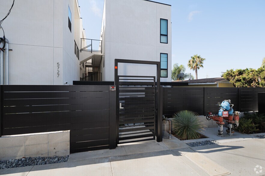 More Photos Of 5727 Lauretta St, San Diego Apartments For Sale