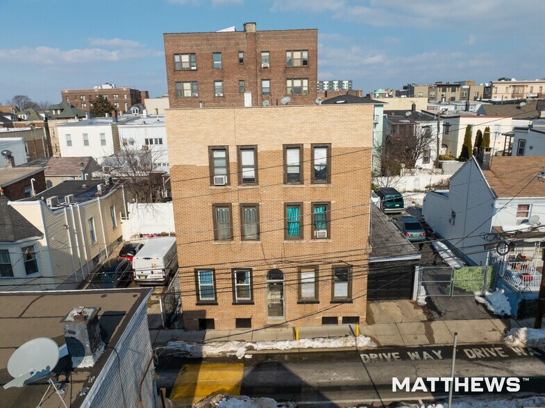 More Photos Of 526 Lincoln St, Union City Apartments For Sale