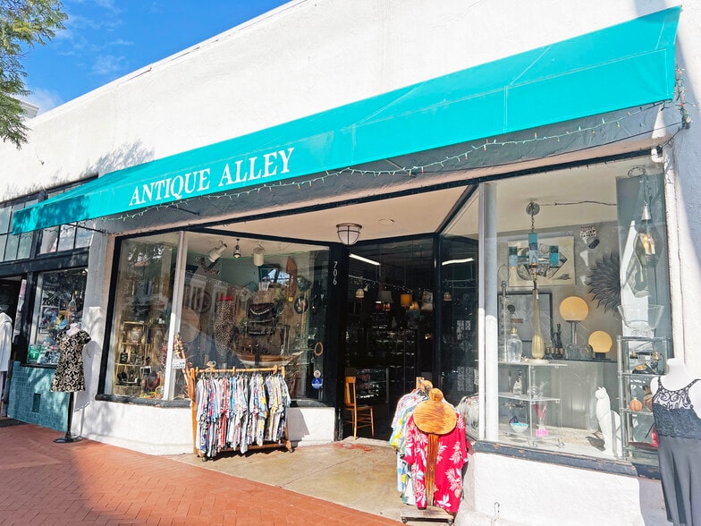 More Photos Of 706 State St, Santa Barbara Storefront For Sale