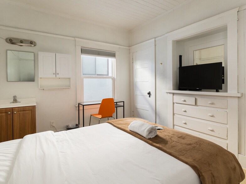 More Photos Of 221 Concord St, El Segundo Apartments For Sale