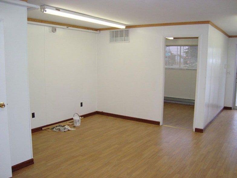 More Photos Of 1700 W Lusher Ave, Elkhart Warehouse For Sale