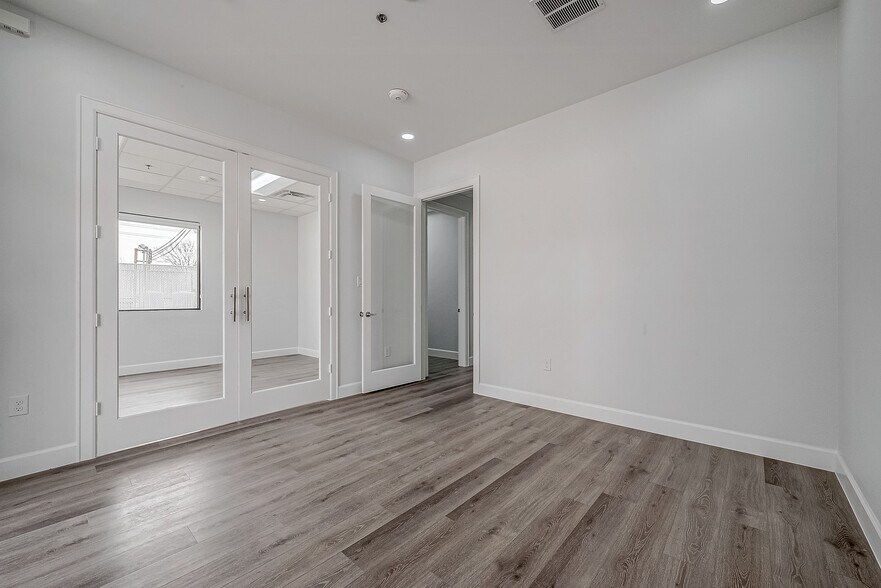 More Photos Of 18707 Mueschke Rd, Cypress Office For Lease