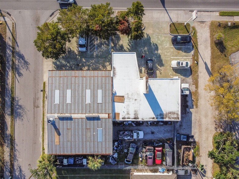 More Photos Of 2011 9th St, Bradenton Freestanding For Sale