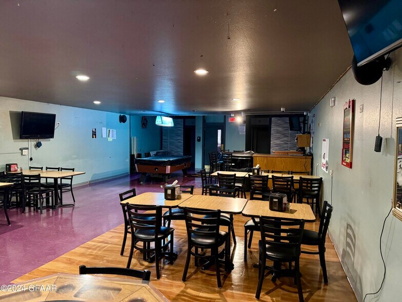 More Photos Of 318 4th St NE, Devils Lake Bar For Sale