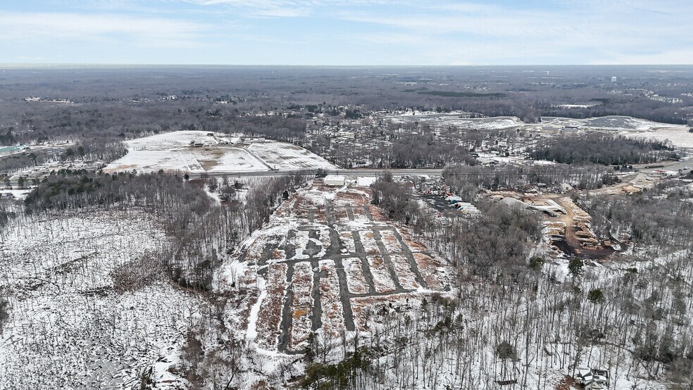 More Photos Of 4840 Crain Hwy, White Plains Warehouse For Lease