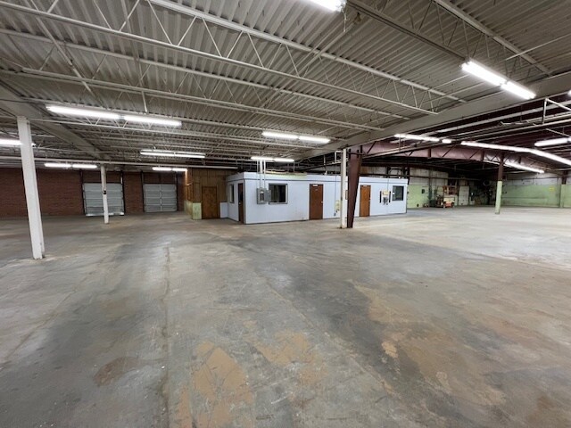 More Photos Of 1120 1st St W, Conover Distribution For Lease
