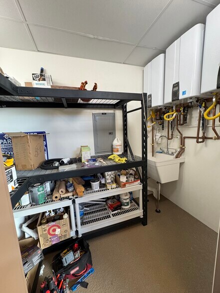 More Photos Of 5744 E 2nd St, Long Beach Storefront Retail Office For Lease