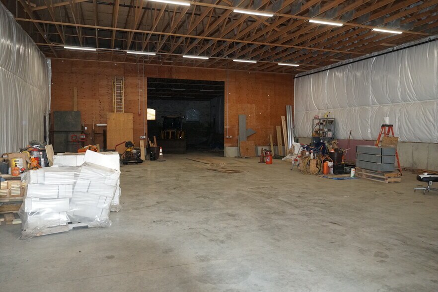 More Photos Of 160 Middleboro Ave, East Taunton Warehouse For Lease