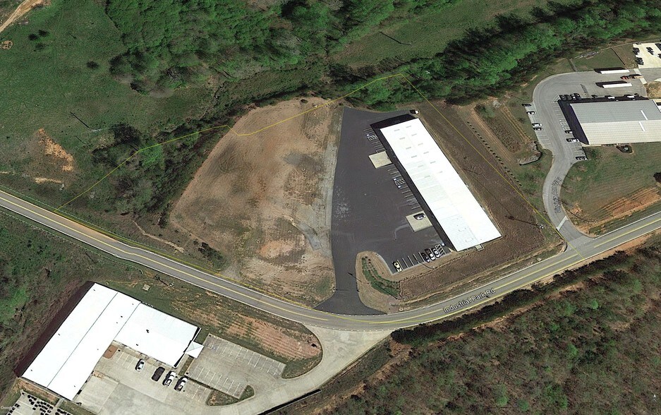 More Photos Of 230 Industrial Park Rd, Baldwin Warehouse For Sale