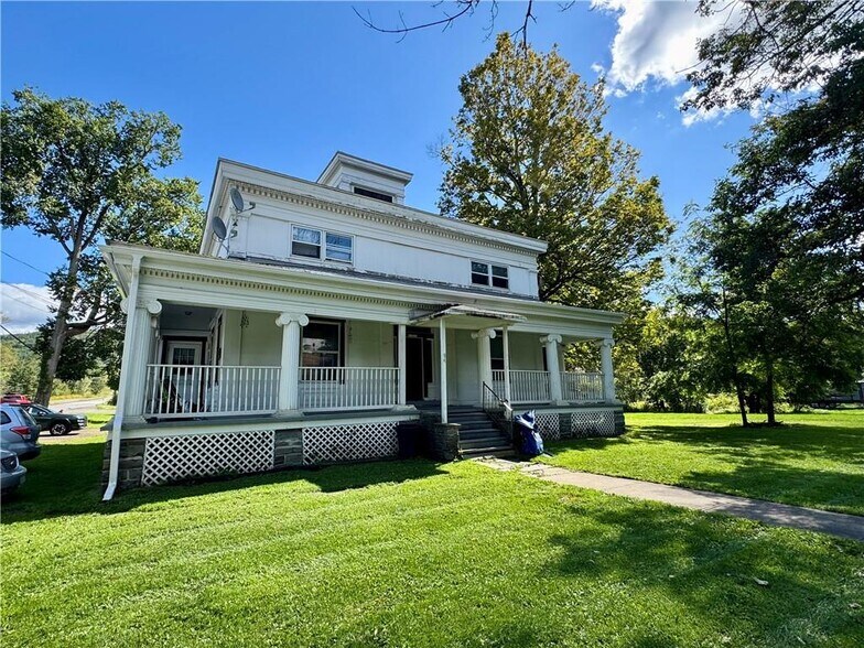 More Photos Of 94 Main St, Laurens Apartments For Sale