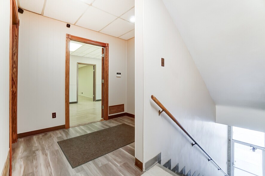 More Photos Of 112-120 N West St, Lima Storefront Retail Office For Lease