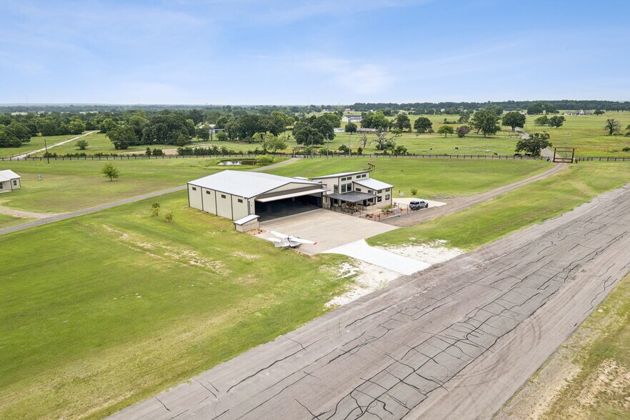 More Photos Of 863 VZ County Road 1508, Van Airplane Hangar For Sale