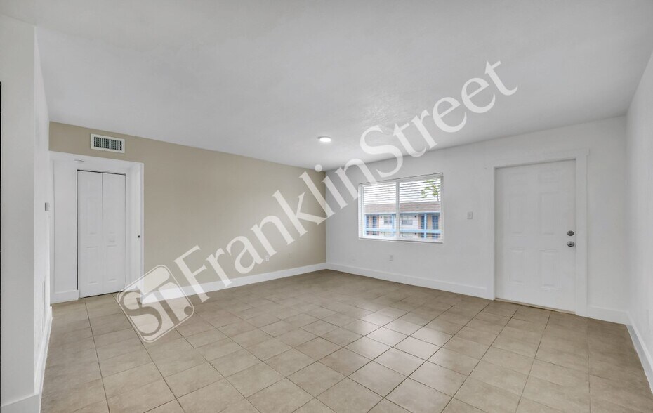 More Photos Of 14566 Seaford Cir, Tampa Apartments For Sale