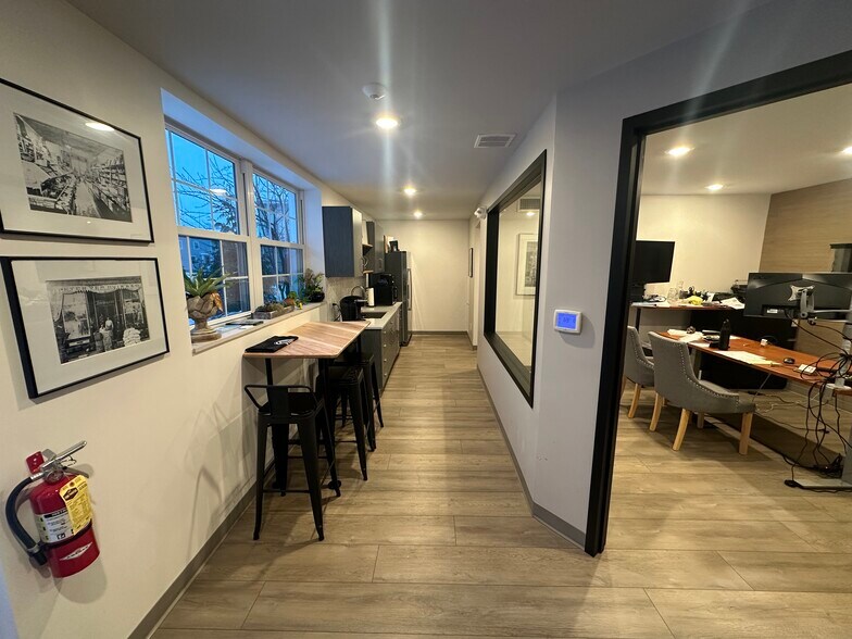 More Photos Of 118 N 3rd St, Grand Haven Office For Sale