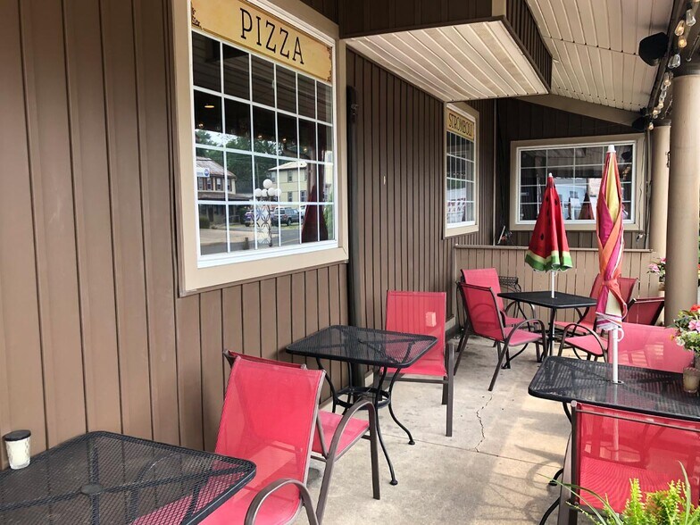 More Photos Of 452 E Cumberland St, Lebanon Freestanding For Lease