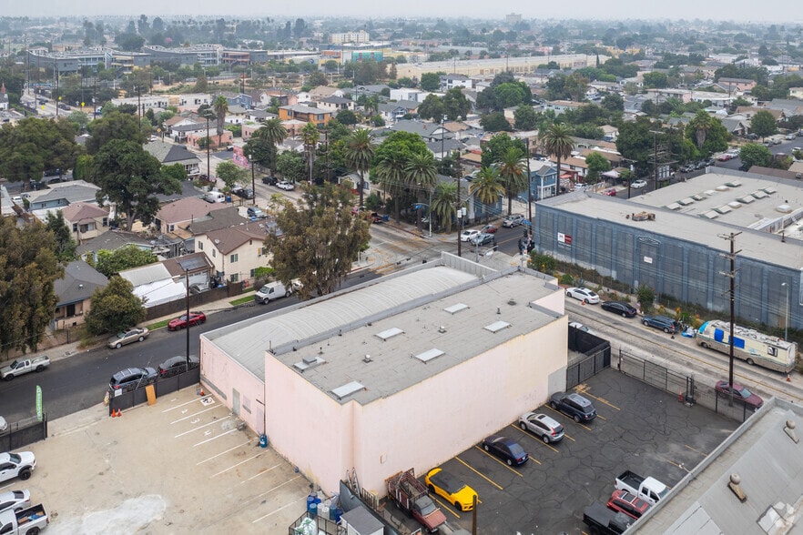 More Photos Of 5701-5709 S San Pedro St, Los Angeles Manufacturing For Lease
