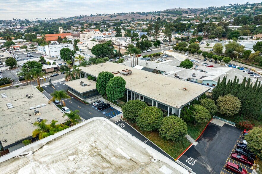 More Photos Of 1360 W 6th St, San Pedro Unknown For Lease