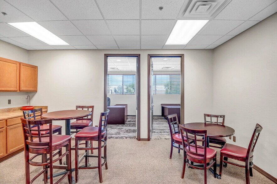 More Photos Of 4521 E Jensen St, Mesa Light Manufacturing For Lease