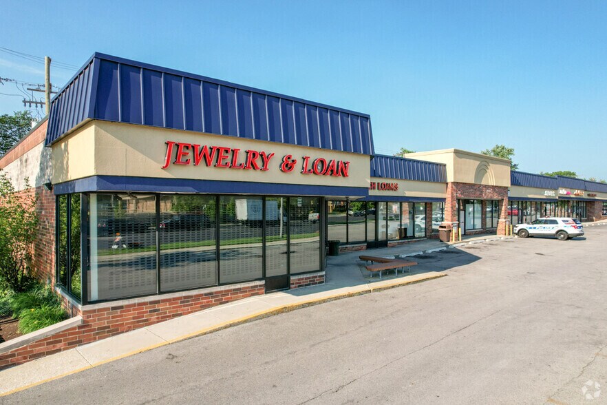 More Photos Of 6301-6405 North Ave, Oak Park Unknown For Lease
