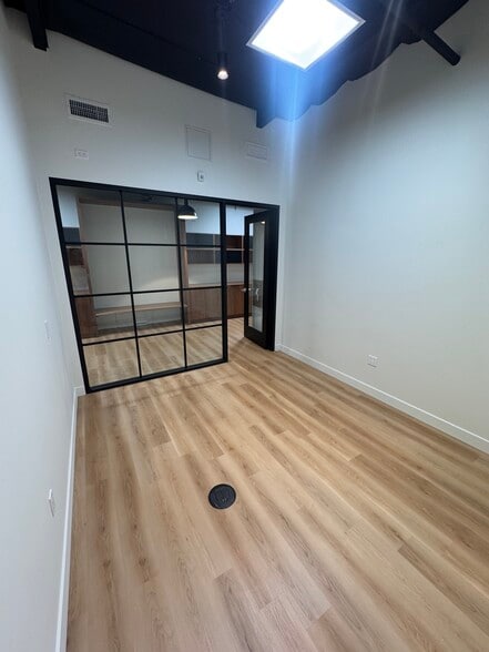 More Photos Of 2150 N Trabajo Dr, Oxnard Warehouse For Lease