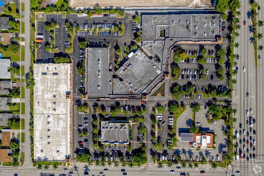 More Photos Of 15-199 N State Road 7, Plantation Unknown For Lease