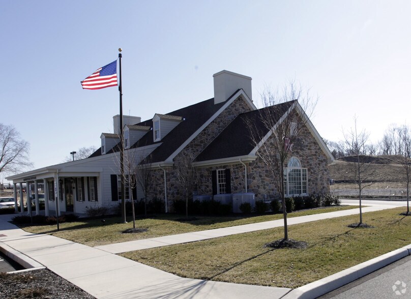 More Photos Of 940 Baltimore Pike, Glen Mills Bank For Lease