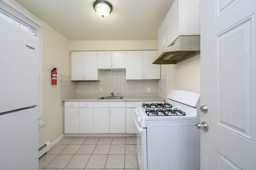 More Photos Of 122 S Rosewell Ave, South Amboy Apartments For Sale