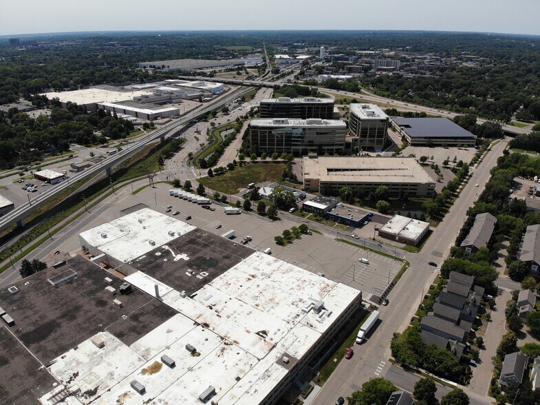 More Photos Of 125-175 Jackson Ave N, Hopkins Light Distribution For Lease