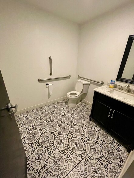 More Photos Of 1215 E Main St, Richmond Apartments For Lease