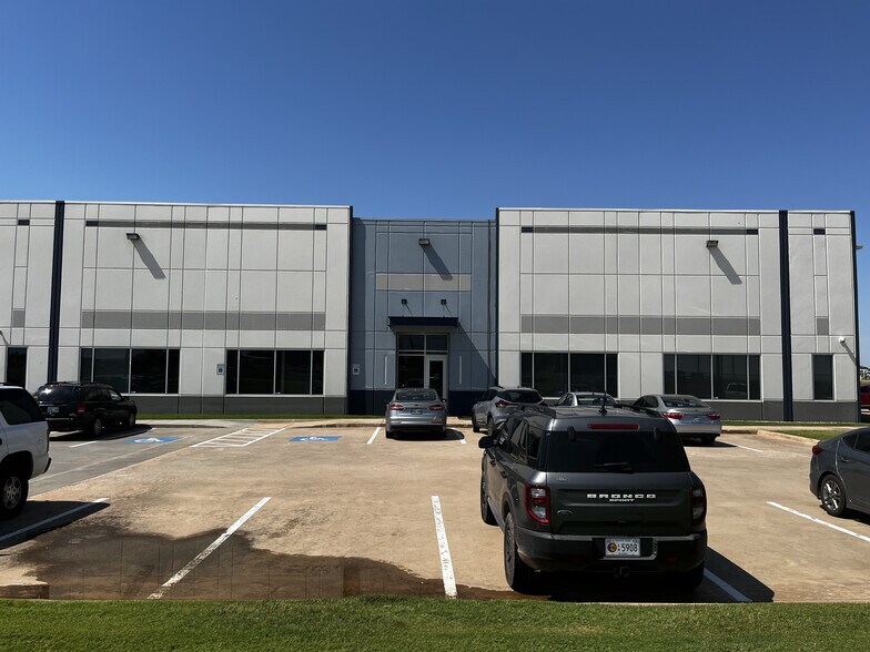 More Photos Of 1224 SW Rex Madeira Rd, Lawton Light Distribution For Lease