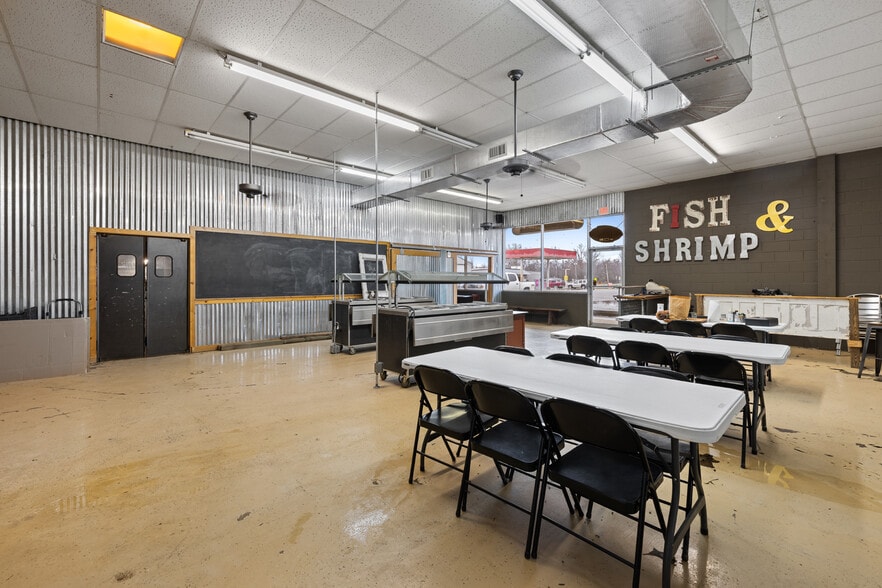 More Photos Of 6598 OK-98 Highway, Wright City Flex For Sale