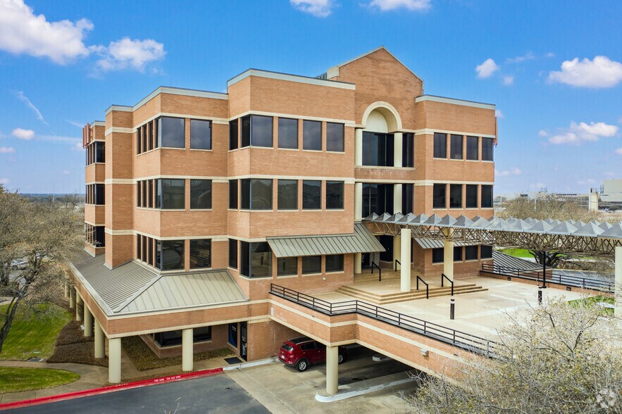 More Photos Of 13915 N Mo Pac Expy, Austin Office For Lease