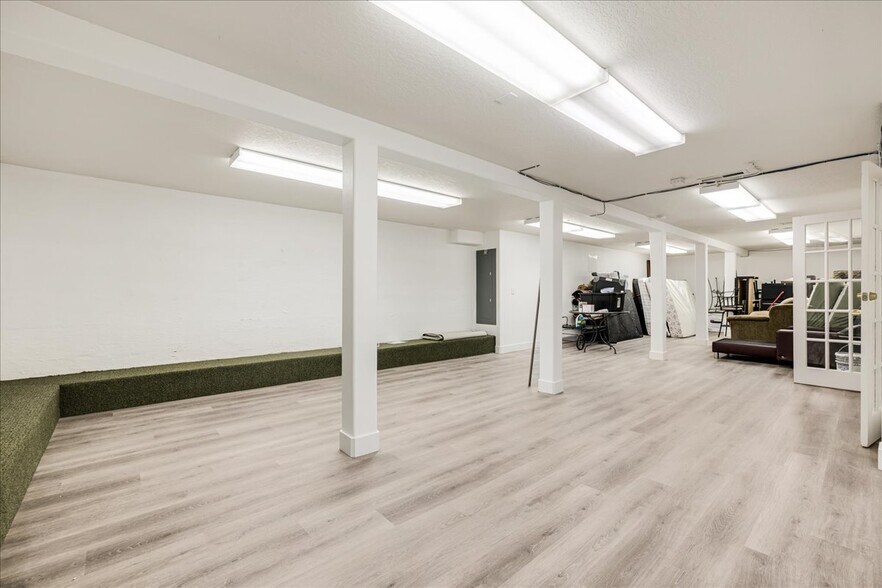 More Photos Of 5827 SE 91st Ave, Portland Medical For Sale