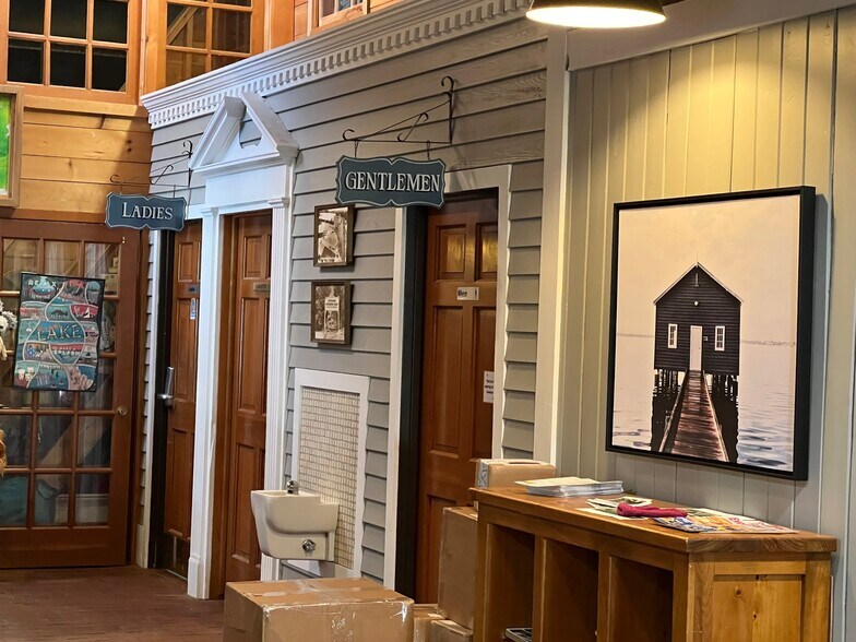 More Photos Of 310-340 Water St, Excelsior Freestanding For Lease