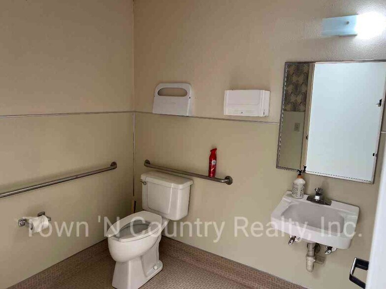 More Photos Of 1000 Pajaro St, Salinas Medical For Lease