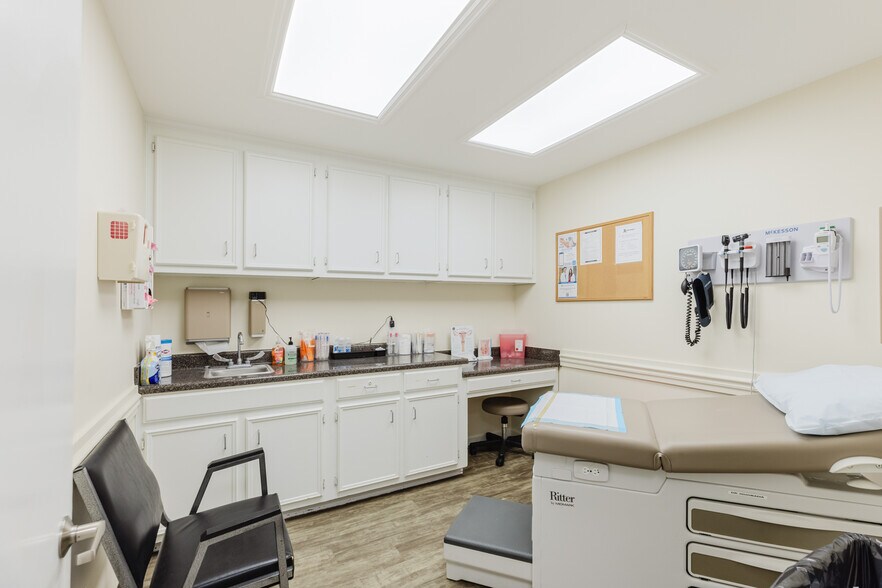 More Photos Of 412 E 4th Ave, Cordele Healthcare For Sale