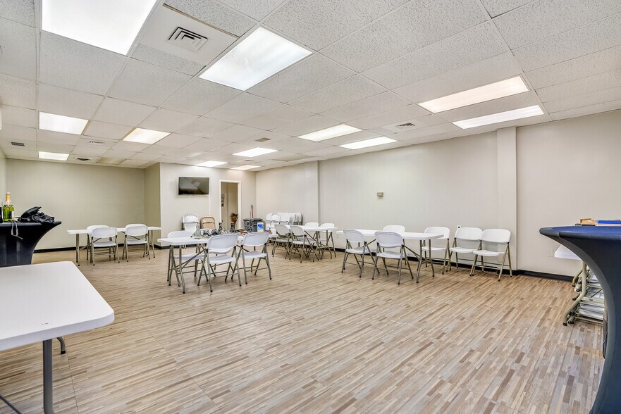 More Photos Of 6314 Windsor Mill Rd, Woodlawn Office For Sale