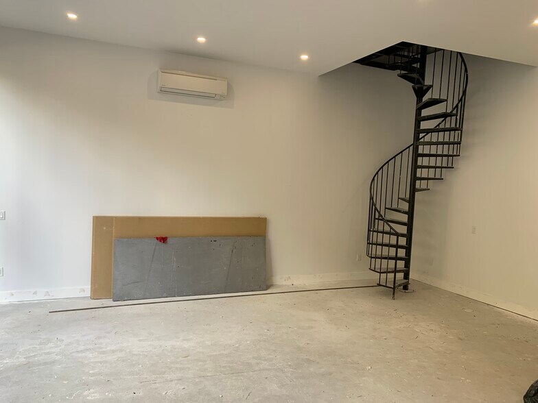 More Photos Of 431 De Kalb Ave, Brooklyn Storefront Retail Residential For Lease