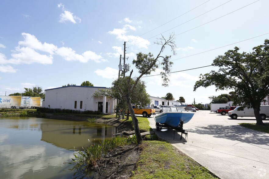 More Photos Of 12001 49th St, Clearwater Warehouse For Lease