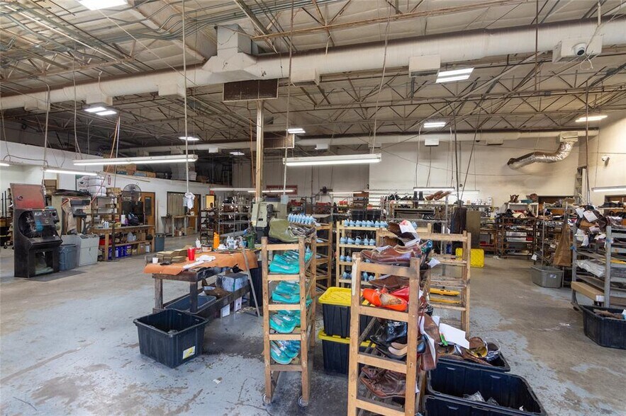 More Photos Of 4909 Commercial Park Dr, Austin Flex For Sale