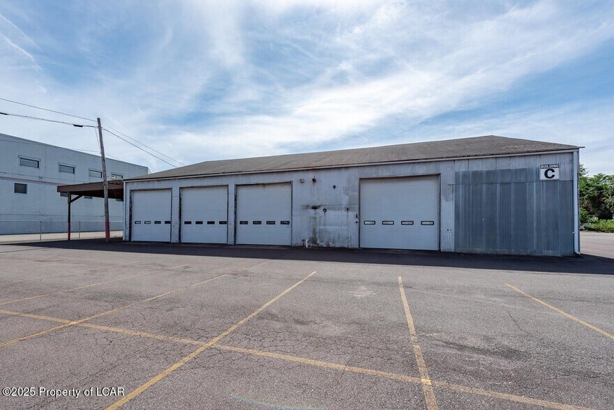 More Photos Of 232 Division St, Kingston Warehouse For Lease