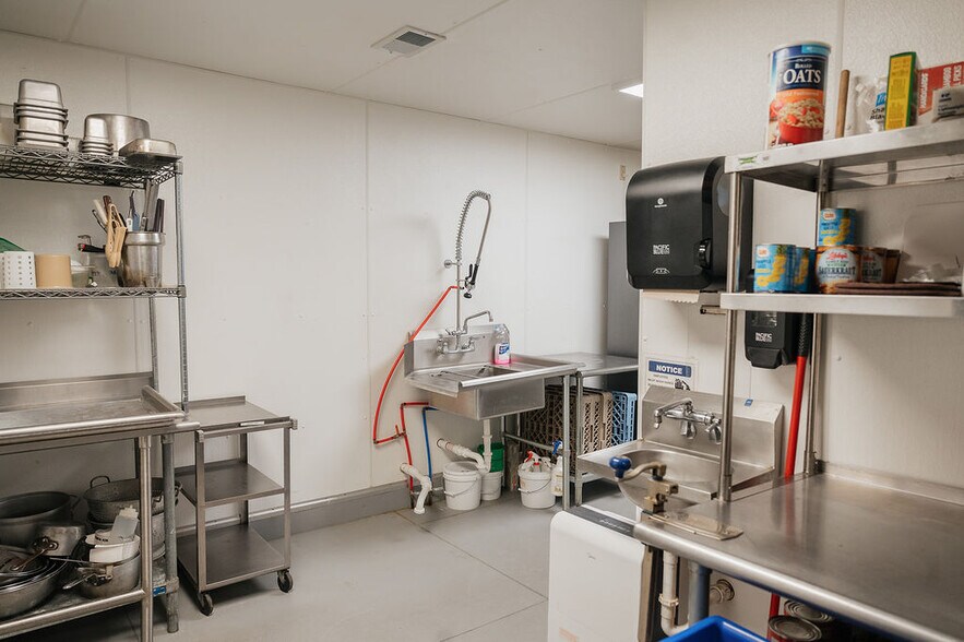 More Photos Of 510 Main St, Ormsby Restaurant For Sale