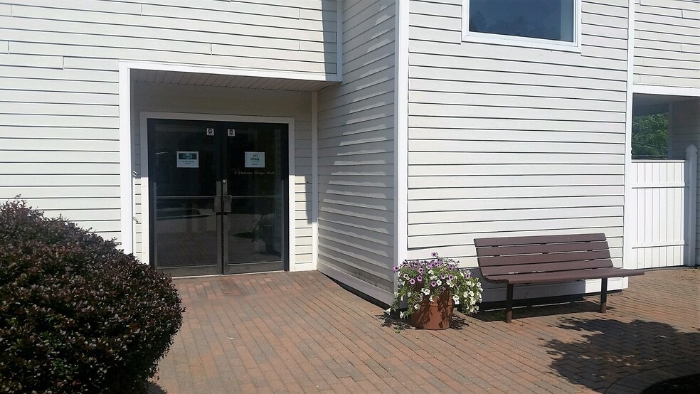 More Photos Of 2 Chelsea Ridge Mall, Wappingers Falls Apartments For Lease